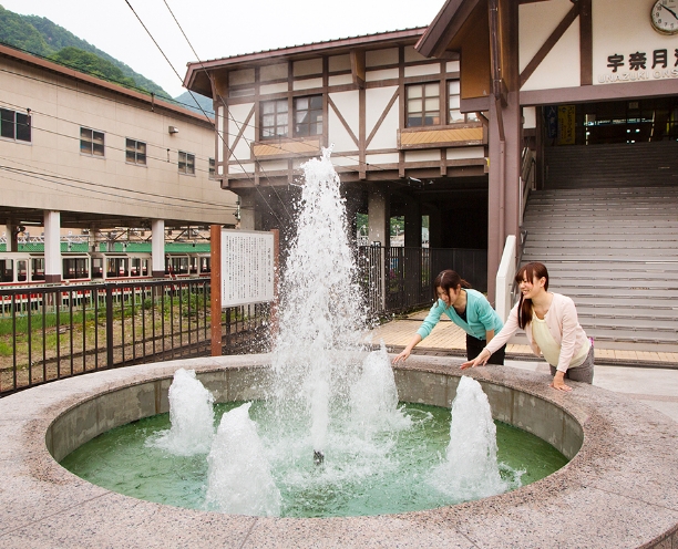 宇奈月温泉駅温泉噴水